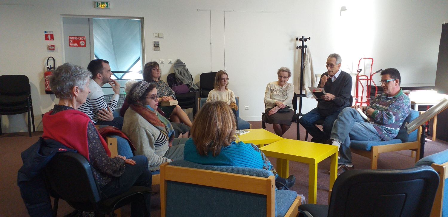 Martin Martinez en séance de lecture publique dans le cadre du prix littéraire 2019 Saveurs d'ailleurs