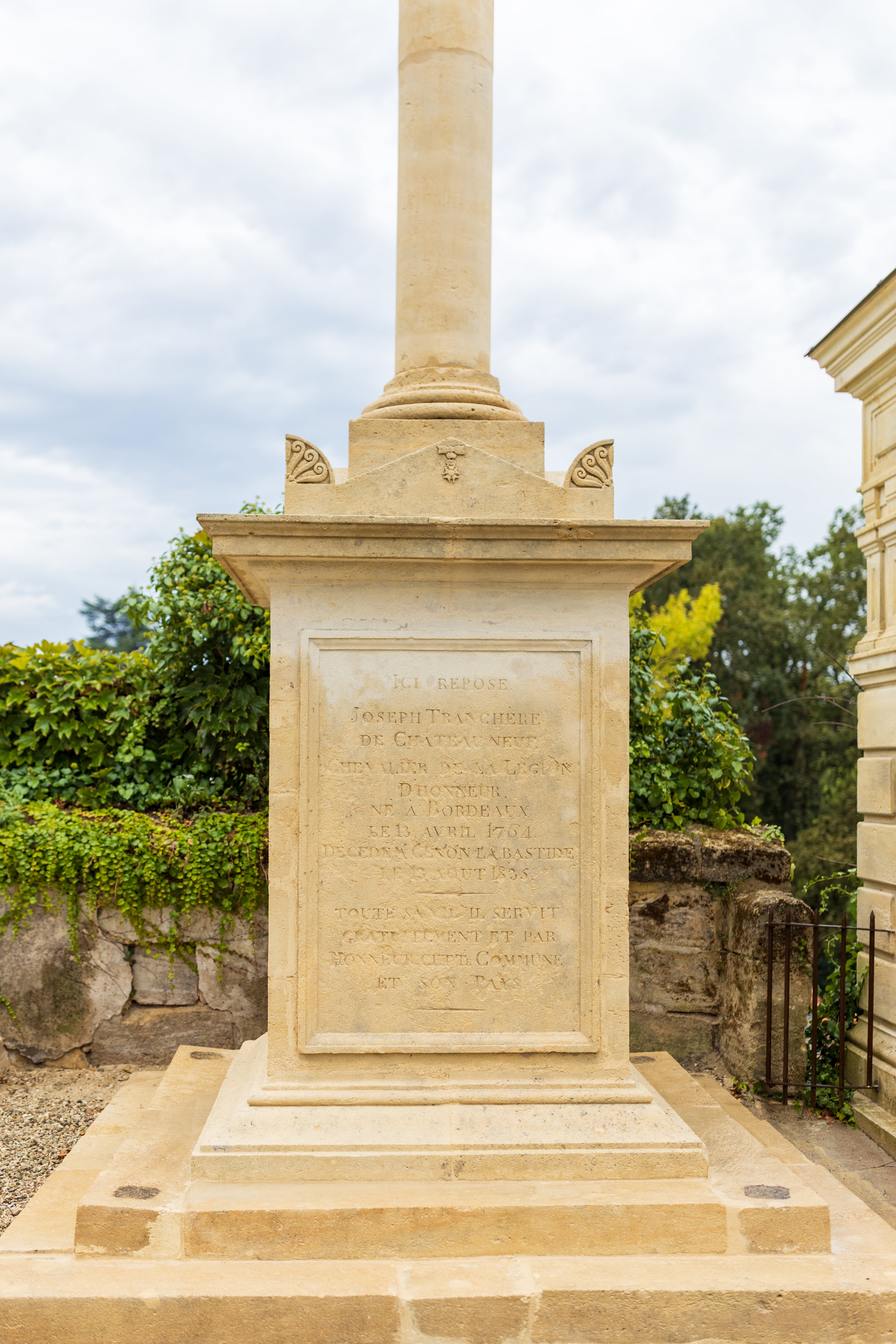 Sépulture de Joseph Tranchère de Chateauneuf