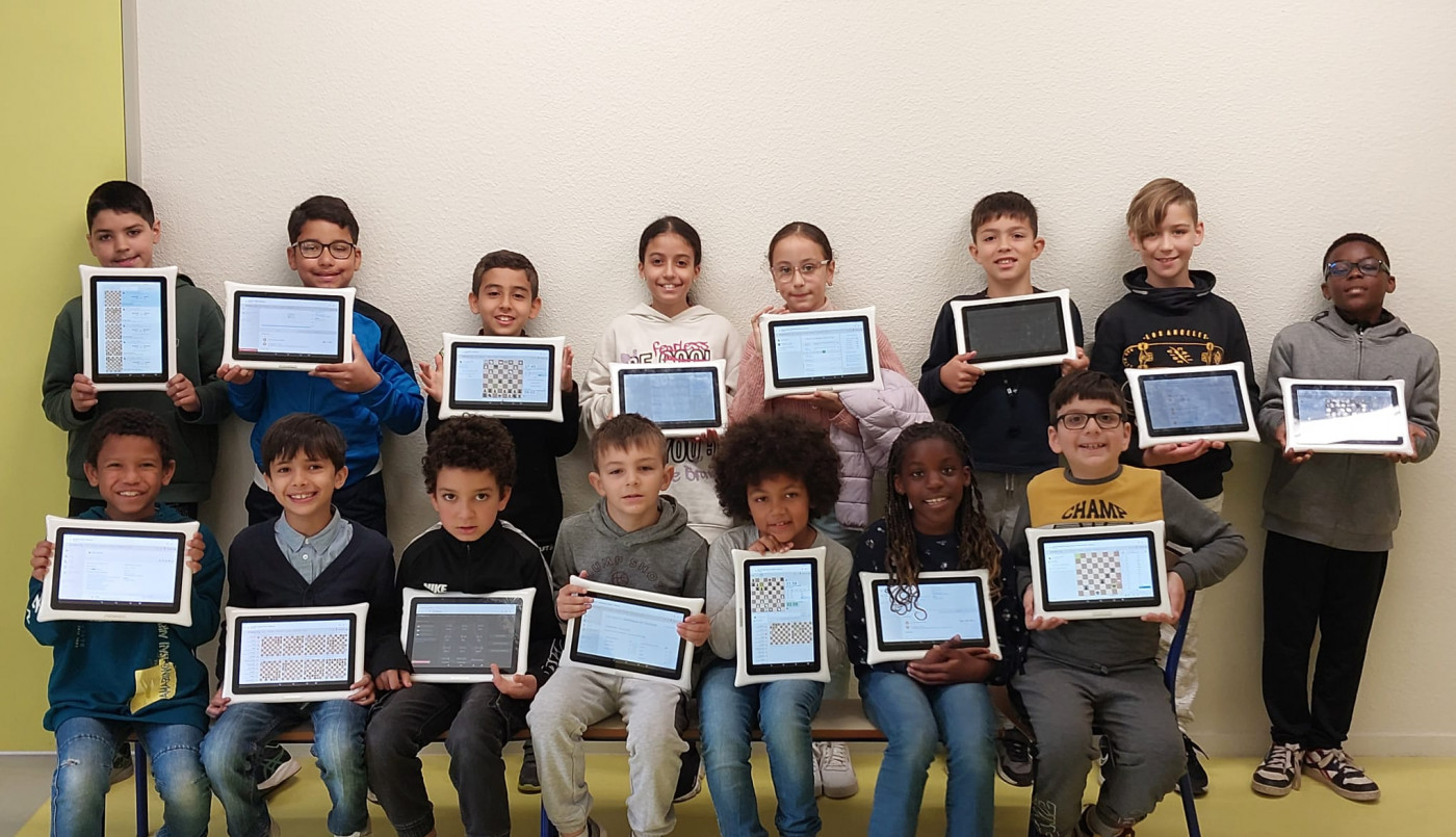 Correspondance Erasmus+ : L’école J. Michelet remporte le tournoi d'échecs en ligne contre une école turque